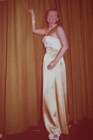 Frau Palsherm hat zahlreiche Fotos, die von einer schillernden Vergangenheit erzählen...